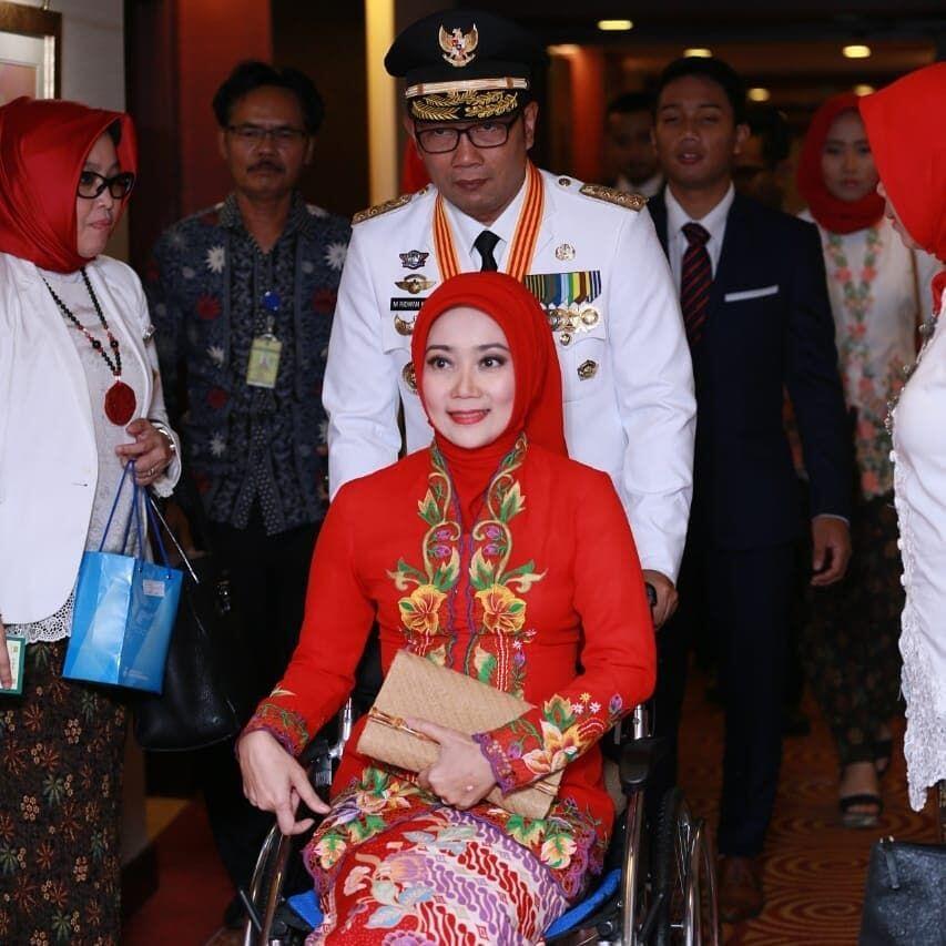 10 Momen Romantis Ridwan Kamil & Ibu Cinta yang Bikin Baper