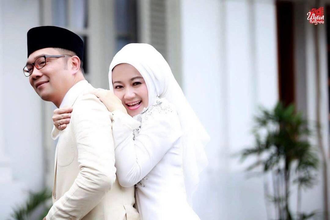 10 Momen Romantis Ridwan Kamil & Ibu Cinta yang Bikin Baper