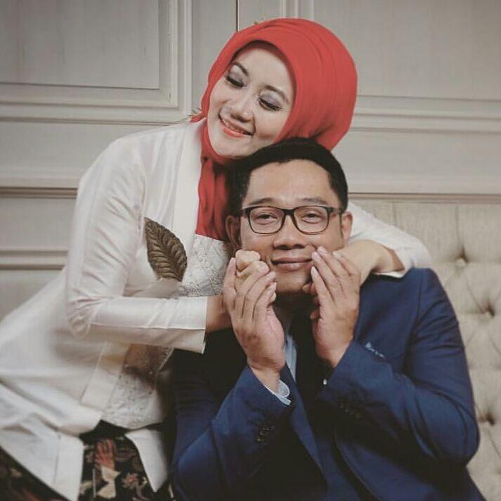 10 Momen Romantis Ridwan Kamil & Ibu Cinta yang Bikin Baper