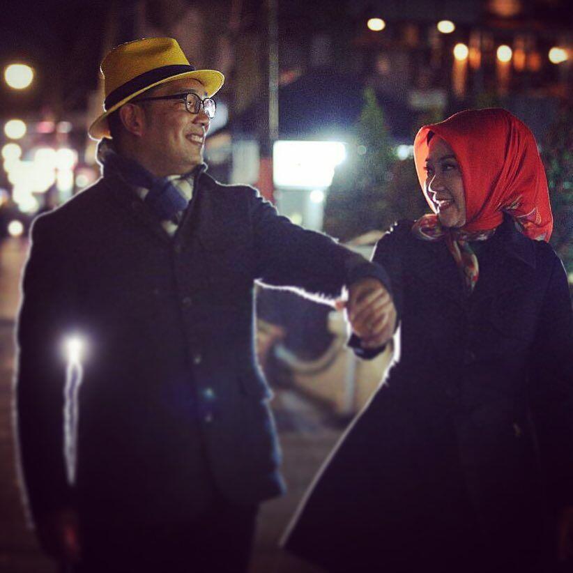 10 Momen Romantis Ridwan Kamil & Ibu Cinta yang Bikin Baper