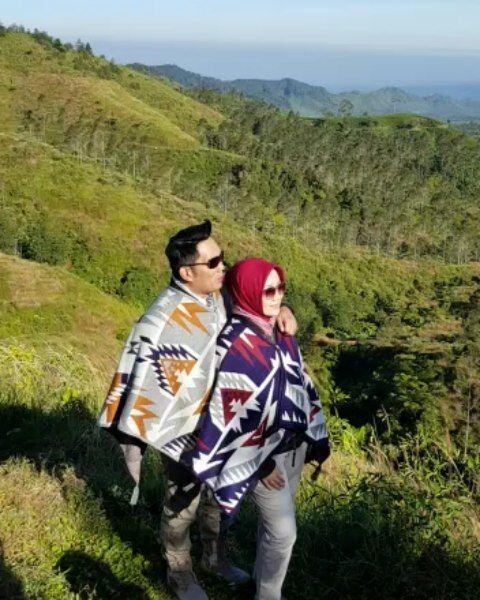 10 Momen Romantis Ridwan Kamil & Ibu Cinta yang Bikin Baper