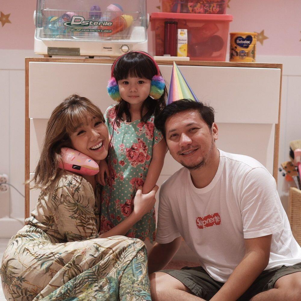 10 Inspirasi Nama Anak Seleb Bernuansa Alam, Maknanya Istimewa!
