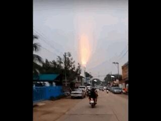 Awalnya Dikira Kabel Terbakar, Misterius! Saat Didekati Orang-orang Malah Ketakutan