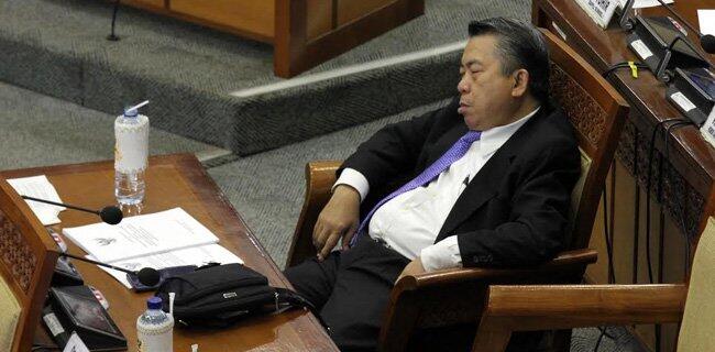 Bobok Di Rapat Paripurna