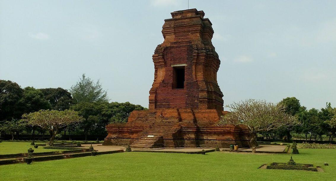 Wisata Sambil Belajar Sejarah? Kunjungi 7 Candi di Mojokerto Ini