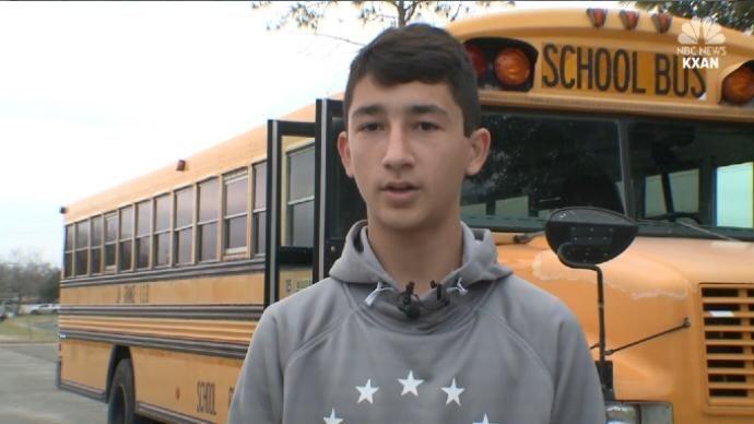 Sopir Bus Kena Serangan Jantung, Beberapa Siswa Ambil Alih Kemudi