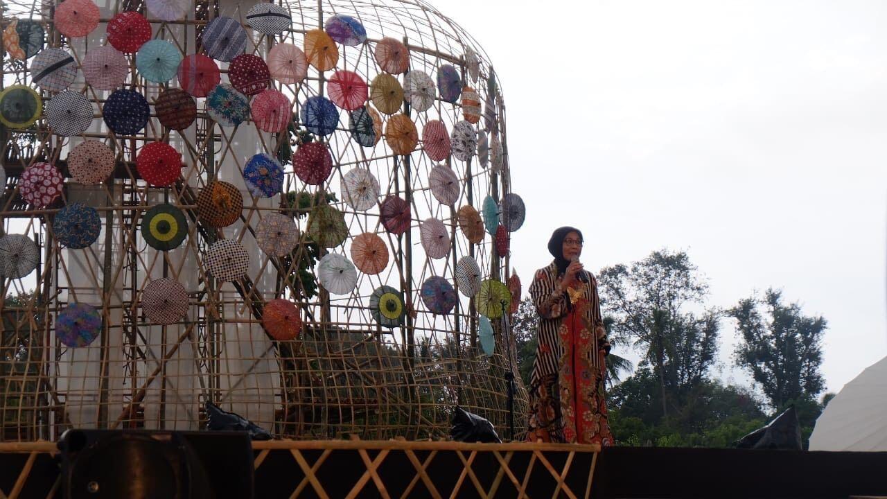 Inilah Kemeriahan Festival Payung Indonesia di Borobudur