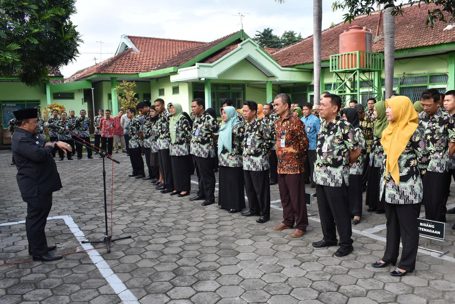 Presiden Jokowi Teken Perpres Tata Pakaian Resmi dan Acara Kenegaraan