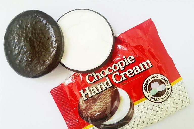 10 Makeup & Skincare Berbentuk Dessert, Bikin Pengin Ngunyah!