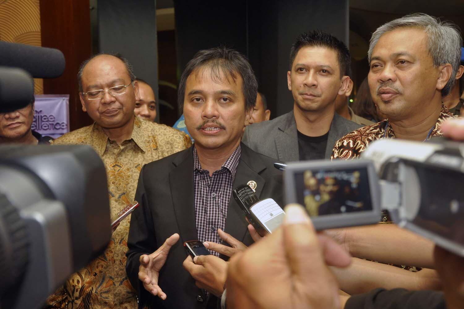 Barang Murah Hingga Mahal yang Belum Dikembalikan Roy Suryo