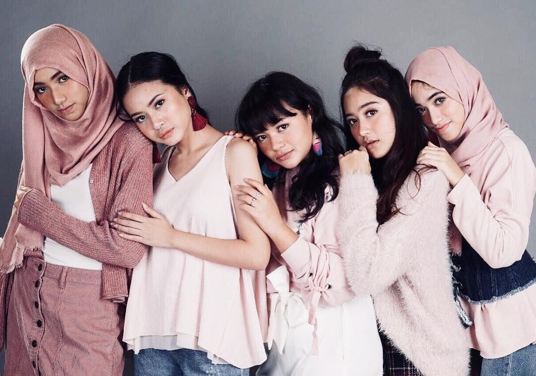 10 Potret Persahabatan Salshabilla dan Amel Carla, Gemas Banget!