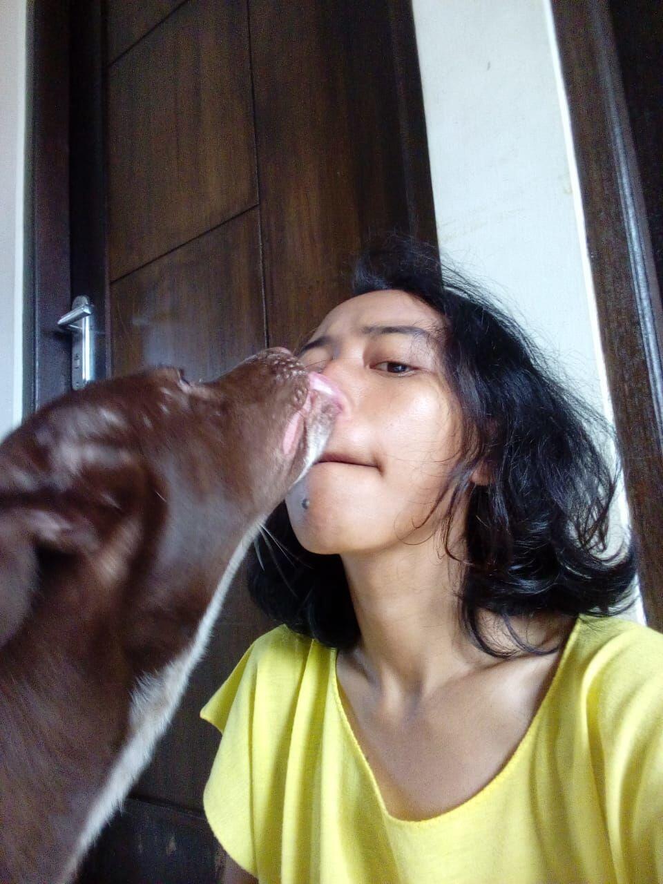 Kisah Inspiratif: Debby Handoko, Sang Penyelamat Anjing Liar