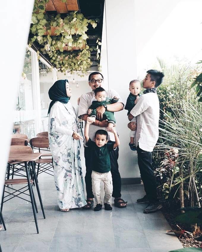 Punya Banyak Anak, Intip 10 Momen Seru Keluarga Enno Lerian