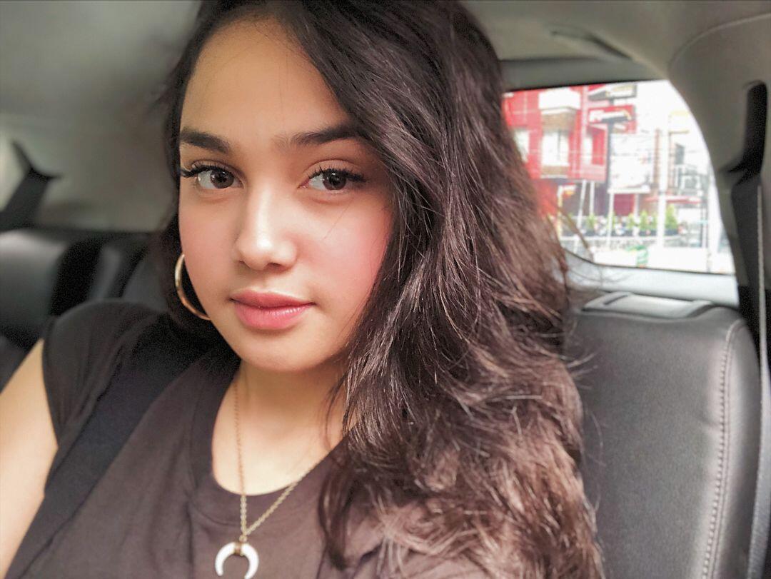 Sudah Dewasa, 10 Potret Syifa Hadju yang Makin Memesona