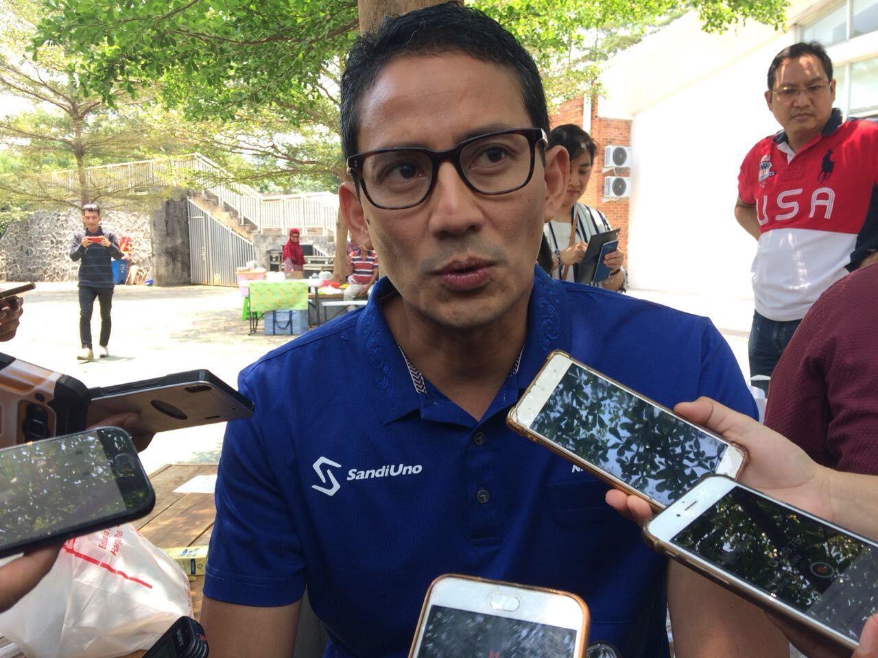 Jokowi Foto Bareng Suju, Begini Komentar Sandiaga