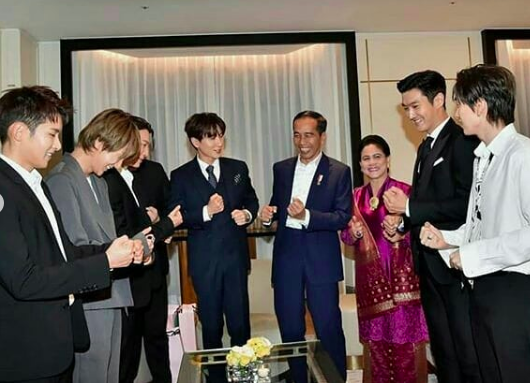 Bro Banget, 10 Kedekatan Jokowi dan Super Junior di Korea Selatan