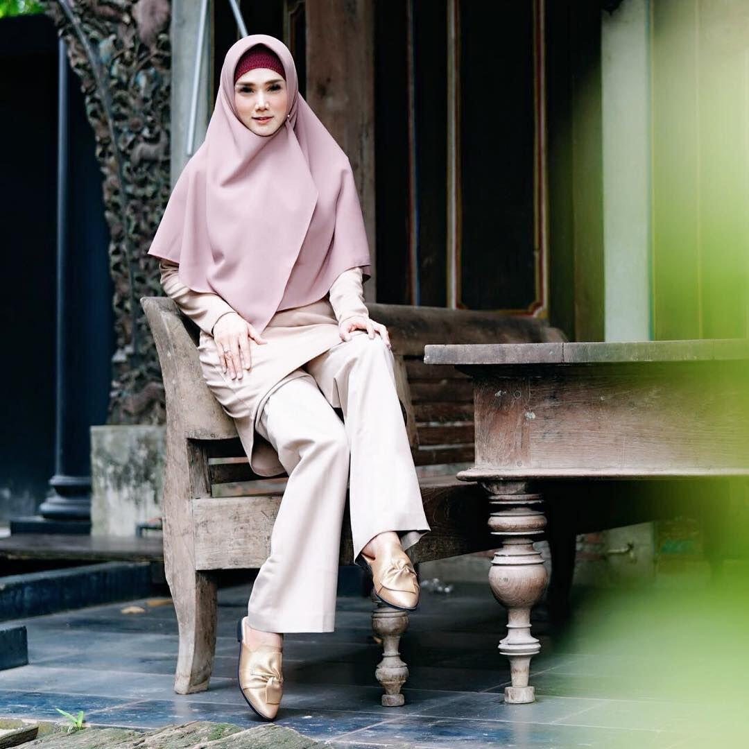 10 Potret Gaya Hidup Mulan Jameela setelah Berhijrah, Makin Syar'i
