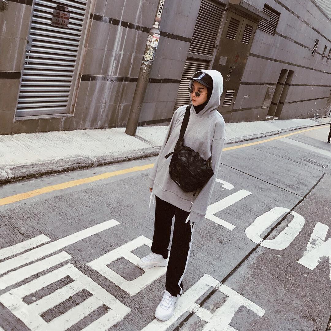 Gak Hanya Olahraga, 10 Mix & Match Track Jacket Buat Gaya Kekinian