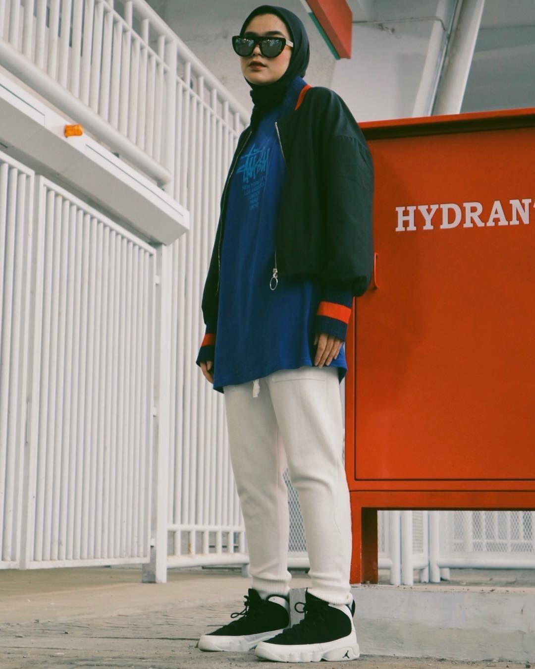 Gak Hanya Olahraga, 10 Mix & Match Track Jacket Buat Gaya Kekinian