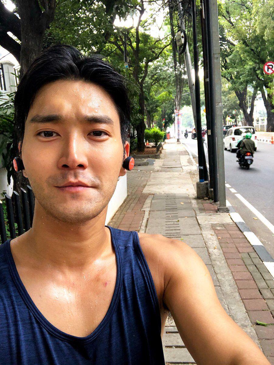 Kejutan untuk Jokowi: Ditemui Boyband Super Junior!