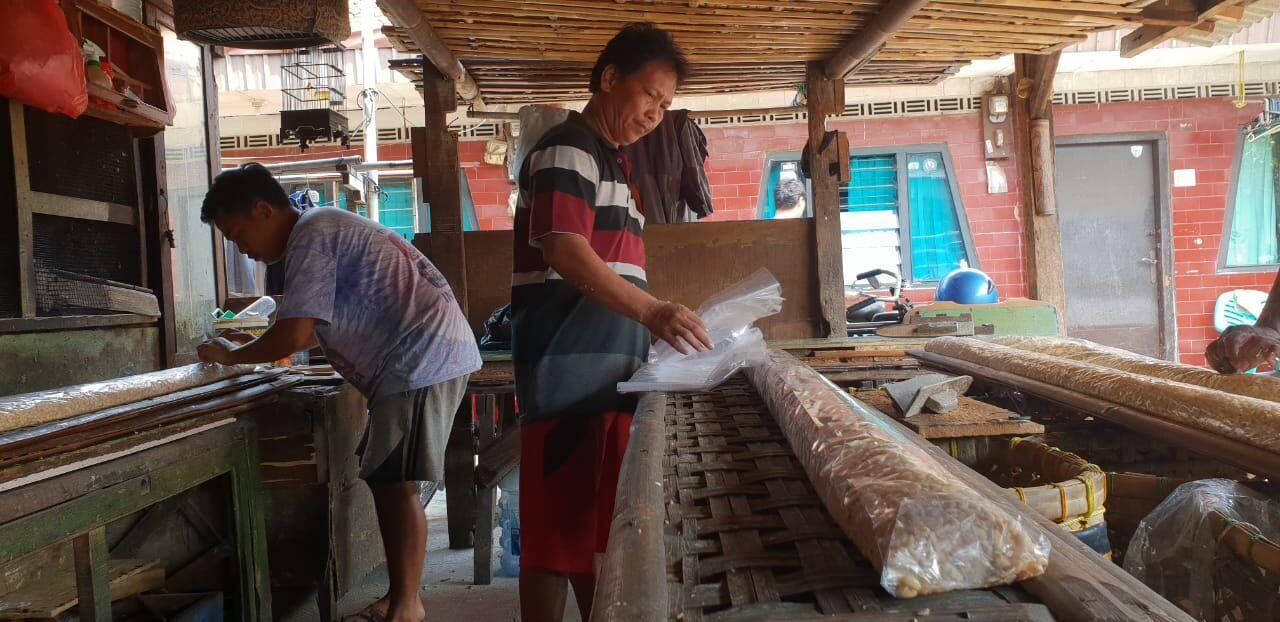 Ketua DPP PKB Cek Ukuran Tempe di Pasar, Apa Benar Setipis Kartu ATM?