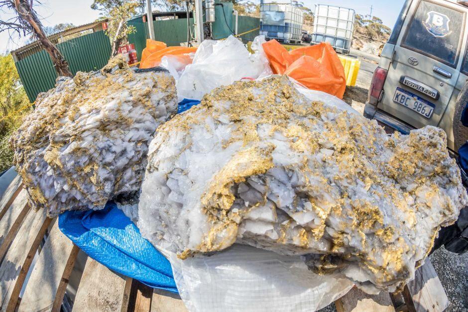 Penambang Australia Temukan Batuan Emas Seberat 95 Kg