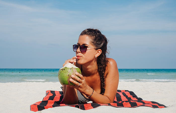 Dikenal Sehat, Ini 7 Kerugian Air Kelapa yang Gak Banyak Orang Tahu
