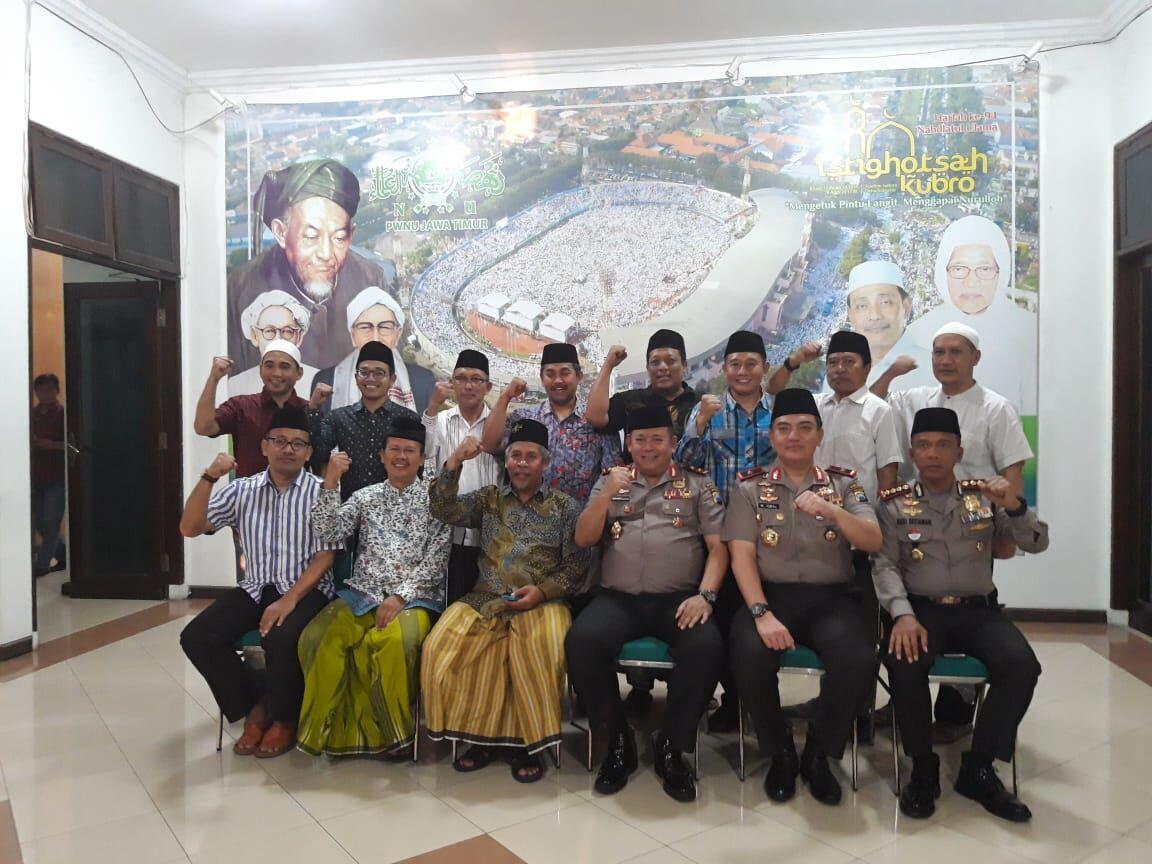 Sehari Dilantik, Kapolda Jatim Sowan ke Kiai