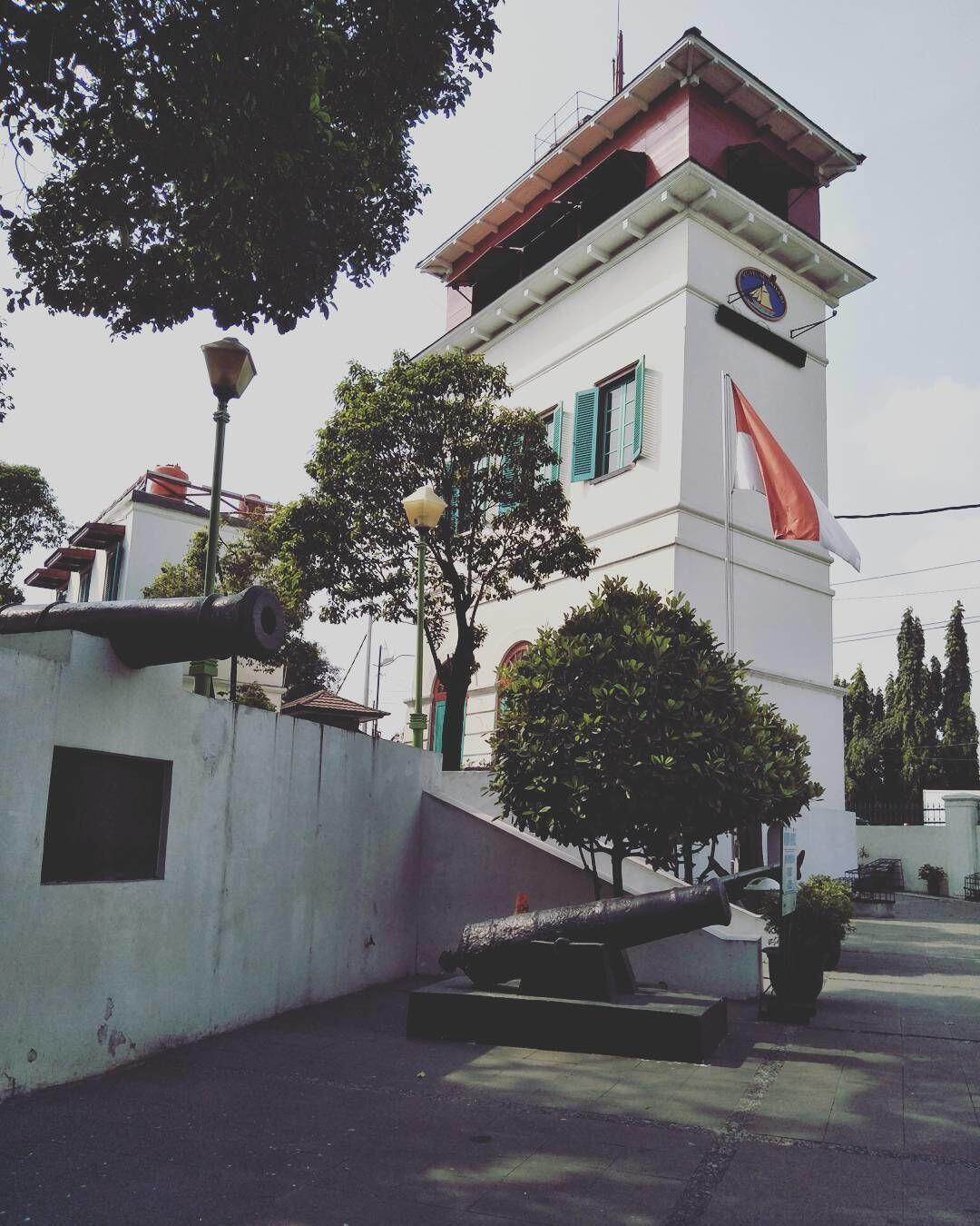 7 Fakta Menara Miring, Nol Kilometer Jakarta Tempo Doeloe