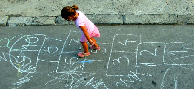 5 Permainan Masa Kecil Ini Pernah Bikin Kamu Lupa Waktu, Setuju?