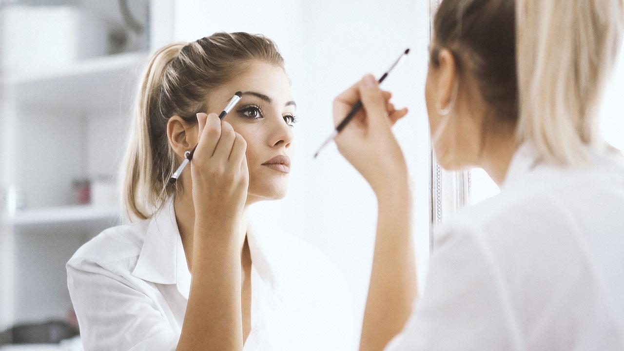 Produk Makeup yang Bikin Wajah Cetar Seharian