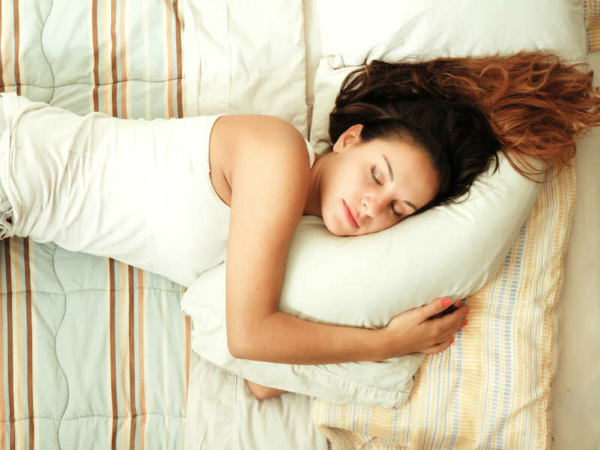 5 Posisi Tidur yang Pengaruhi Kecantikan Kulit, Mana Favoritmu?