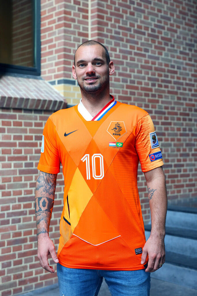 Jersey Mashup Timnas Belanda dari Nike untuk Sneijder