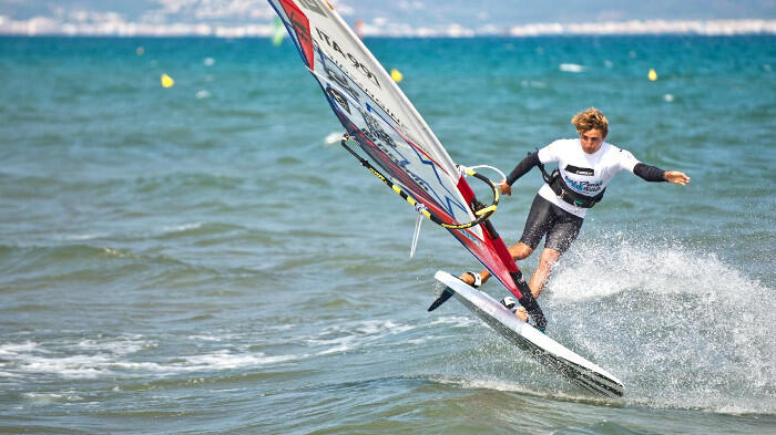 Mengenal Freestyle Windsurfing