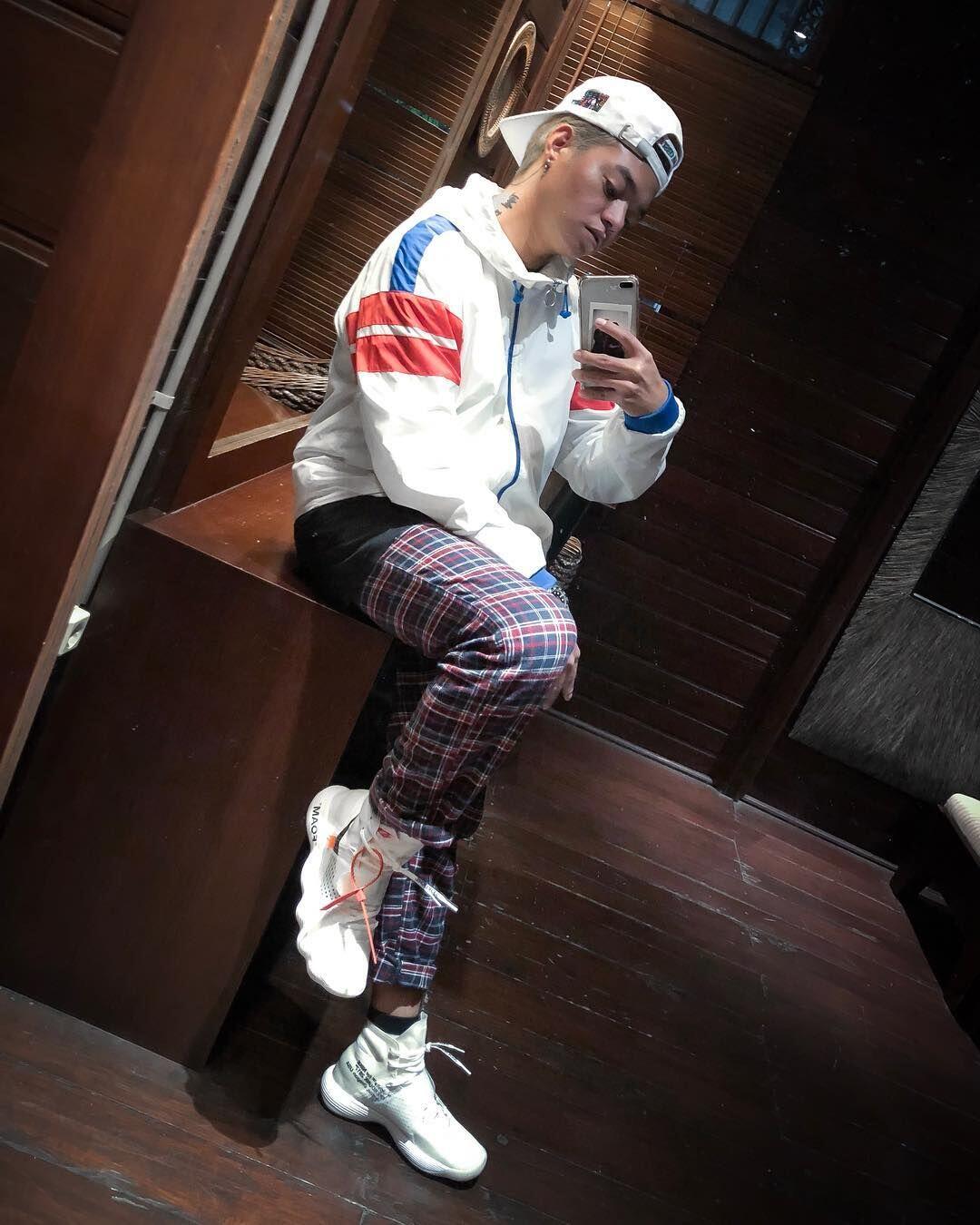10 Potret Fashionable nan Kekinian Reza Arap, Swag Abis!