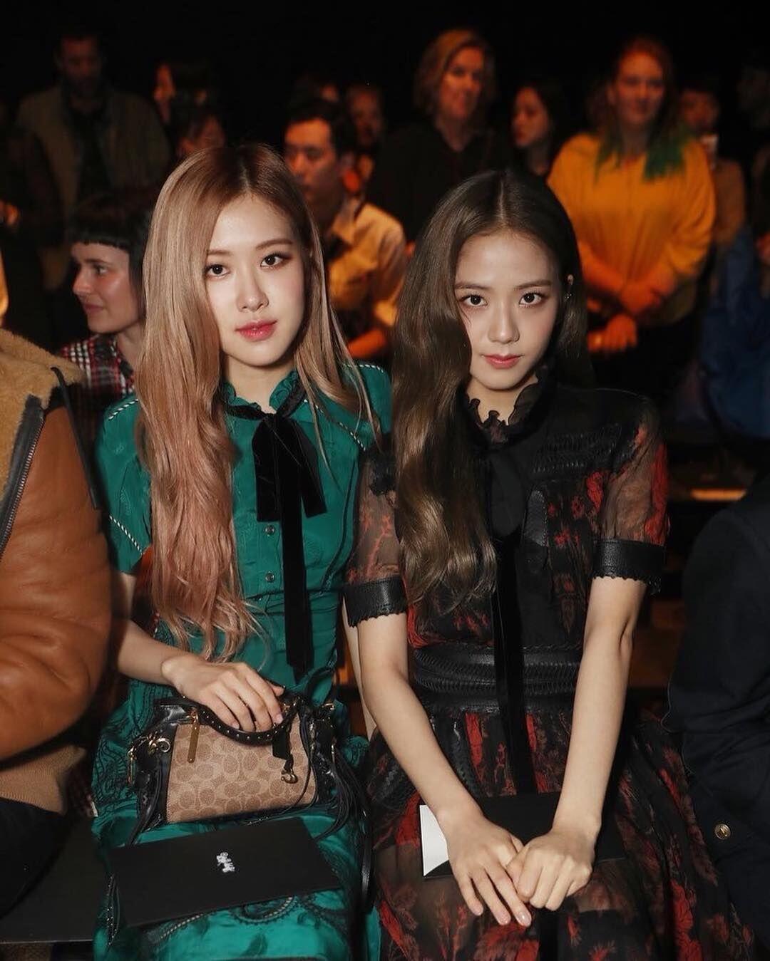 10 Potret Keseruan Blackpink Hingga Cinta Laura di Coach Spring Runway