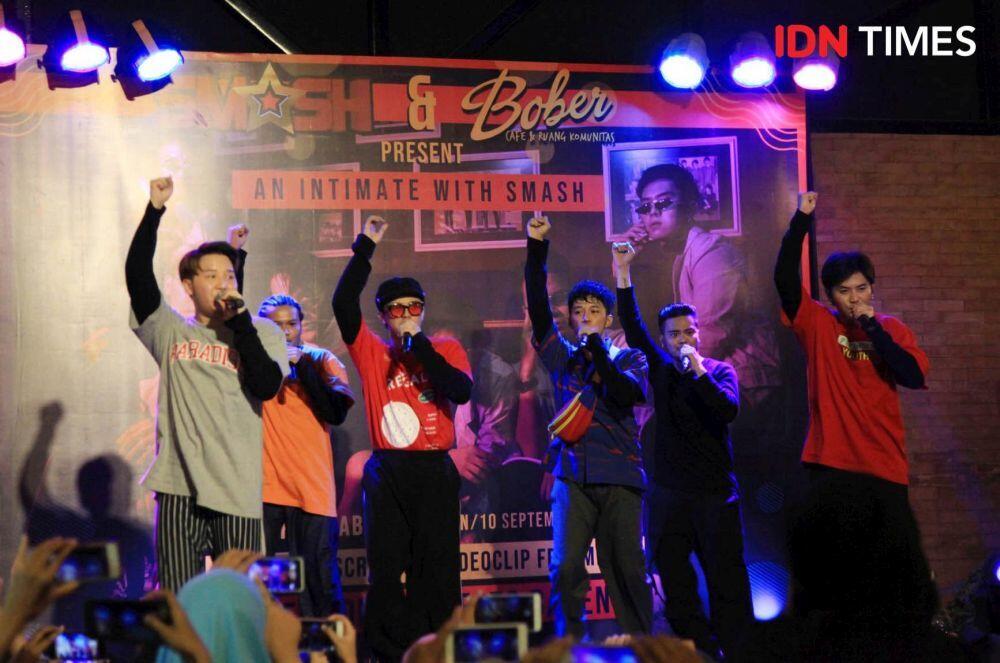 Lama Hiatus, 10 Potret Keseruan SMASH Rilis Lagu Baru