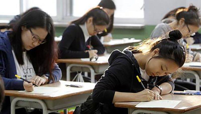 Nostalgia Masa Sekolah, 5 Kegiatan Ini Pasti Kamu Lakukan Jelang UN