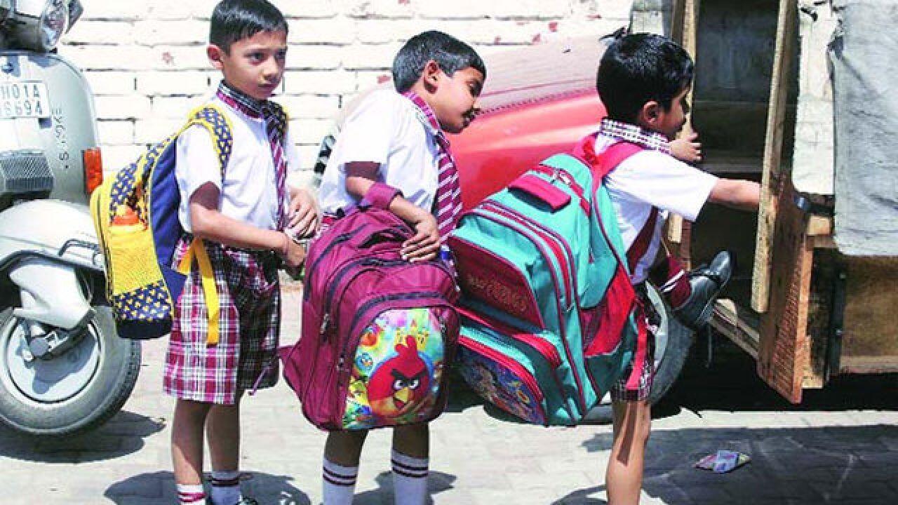 8 Hal Unik dari Tas Sekolah Masa Kecil Ini Kobarkan Semangat Belajar