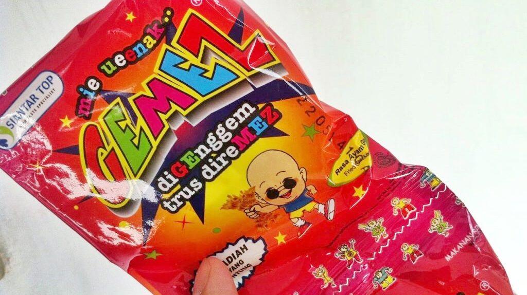 10 Jajanan 90an ini Bikin Masa Kecil Kamu Jadi Gak Terlupakan