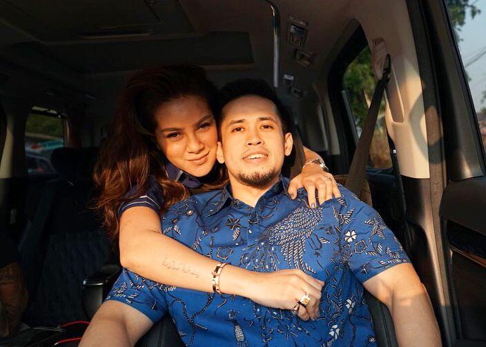 Temukan Kebahagiaan, 8 Artis Ini Langgeng di Pernikahan Keduanya