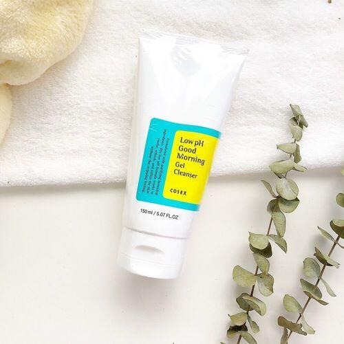Punya Kandungan Tea Tree Oil, 5 Skincare Ini Ampuh Atasi Jerawat