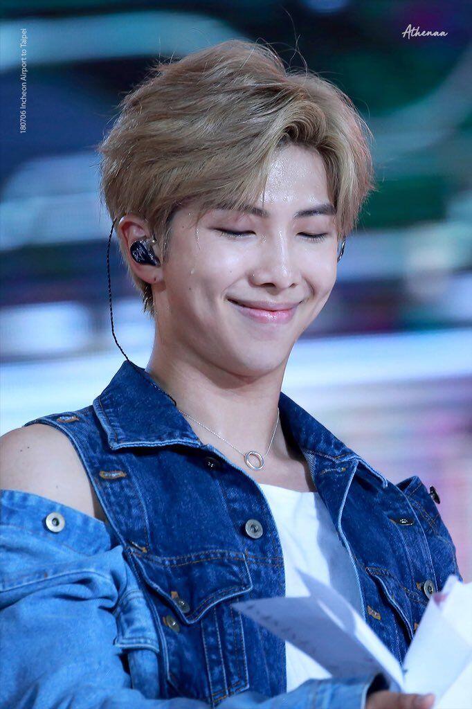 Genap 24 Tahun, 10 Transformasi RM BTS yang Makin Boyfriend Material