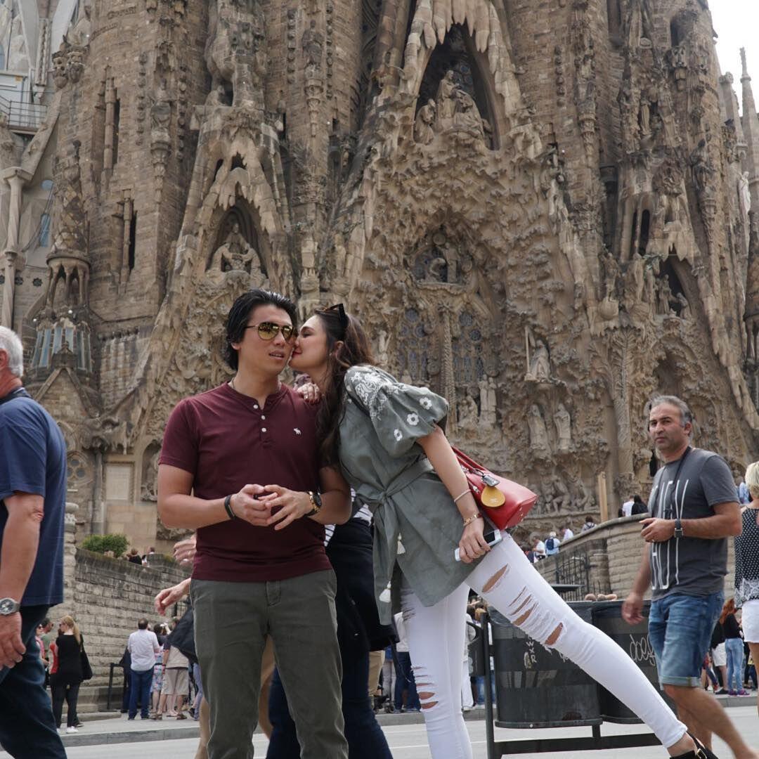 Lima Tahun Jalin Cinta, 10 Potret Kemesraan Luna Maya & Reino Barack