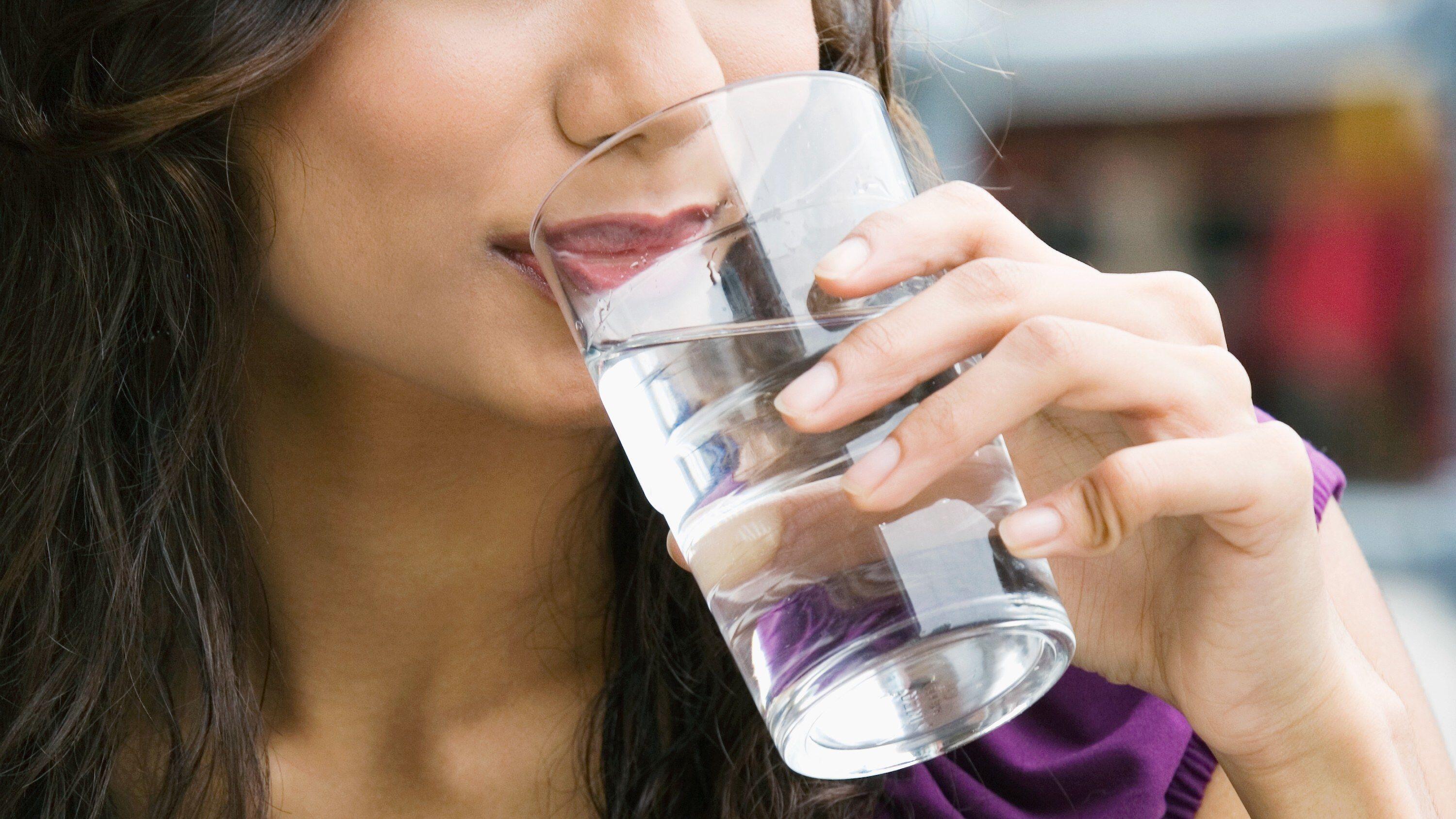 8 Alasan Paling Penting Kenapa Kamu Harus Minum Air Putih yang Banyak!