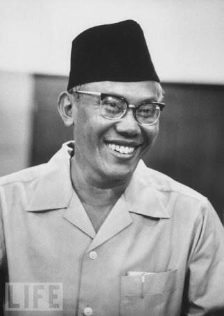 gunting-uang-ala-menkeu-syafruddin-demi-atasi-krisis-ekonom