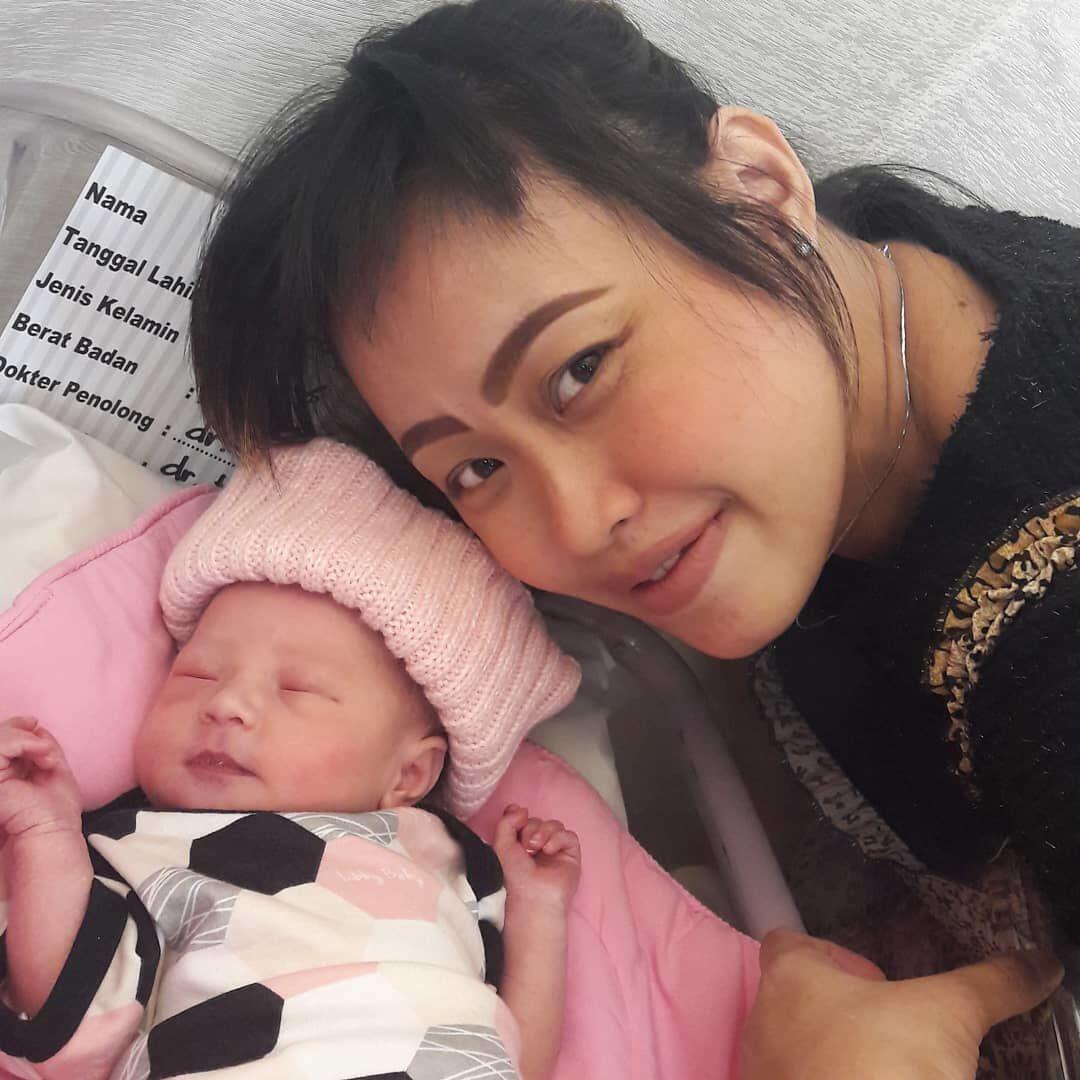 Punya Banyak Anak, 10 Potret Terkini Pinkan Mambo eks Duo Ratu