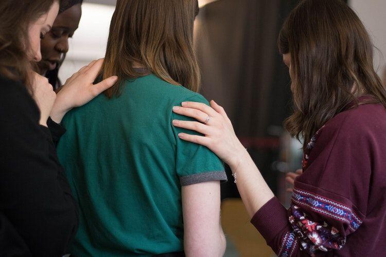 Jangan Diam, Lakukan 5 Hal Ini Saat Melihat Temanmu Di-bully