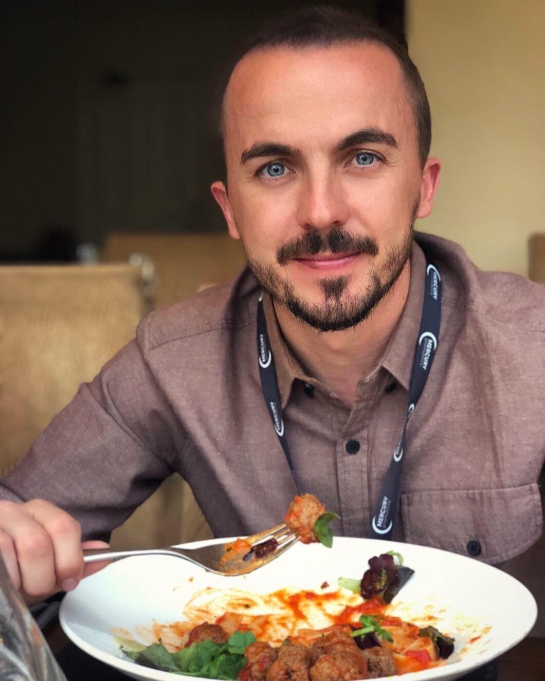 10 Potret Frankie Muniz, Mantan Artis Cilik Pemilik Mata Memukau
