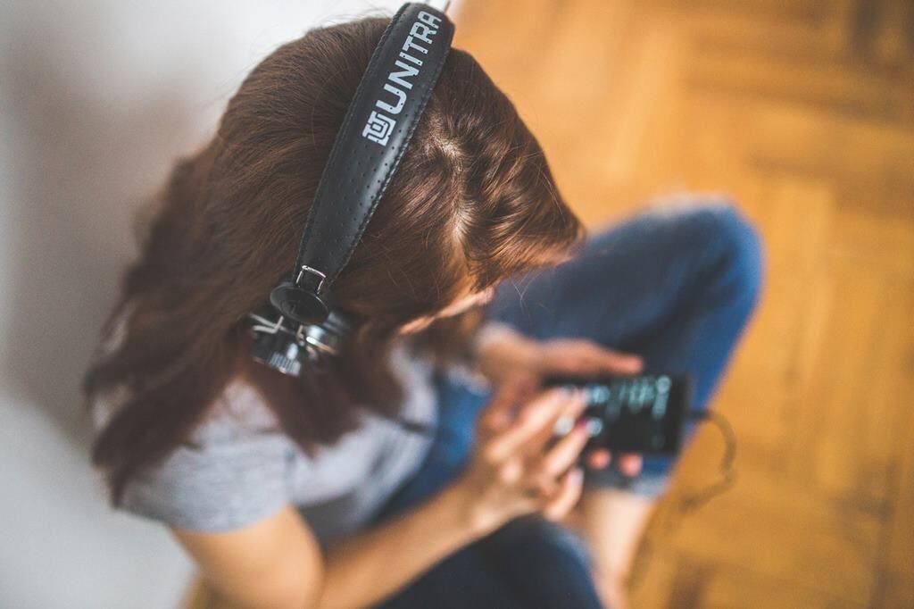 Ternyata Begini Lho Karakter Cewek Dilihat Dari Genre Musik Favoritnya